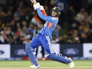 India clinches the T20I series against New Zealand after chasing down 199 in just 13.2 overs in the third match.<br />