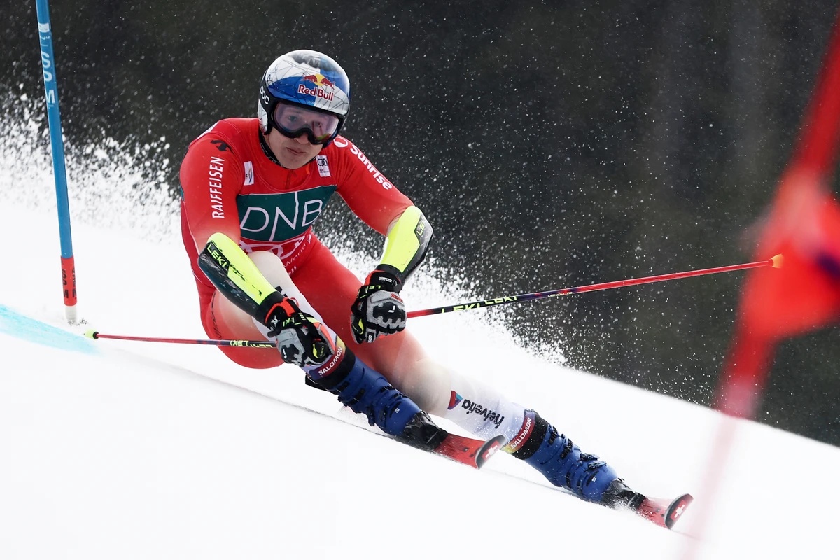 Switzerland's Marco Odermatt competes in an alpine ski, men's giant slalom race, at the Lillehammer World Cup Finals, in Hafjell, Norway, Tuesday, March 24, 2026. (AP Photo/Gabriele Facciott ...