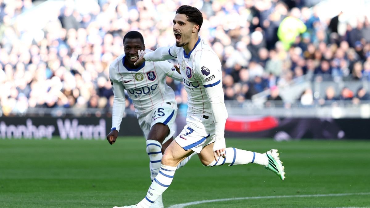 Pedro Neto celebrates.