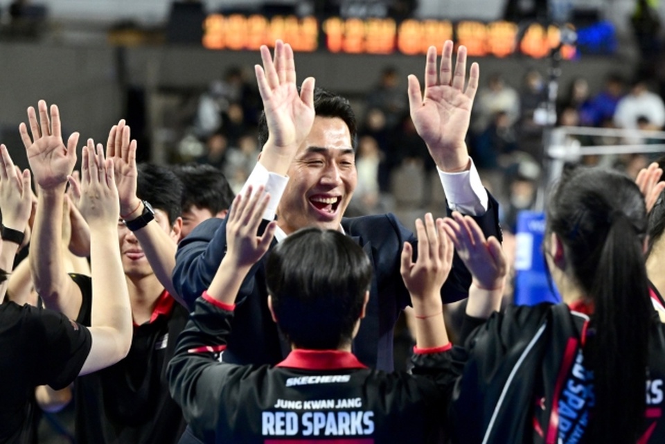 Pelatih Red Sparks Ko Hee-jin.