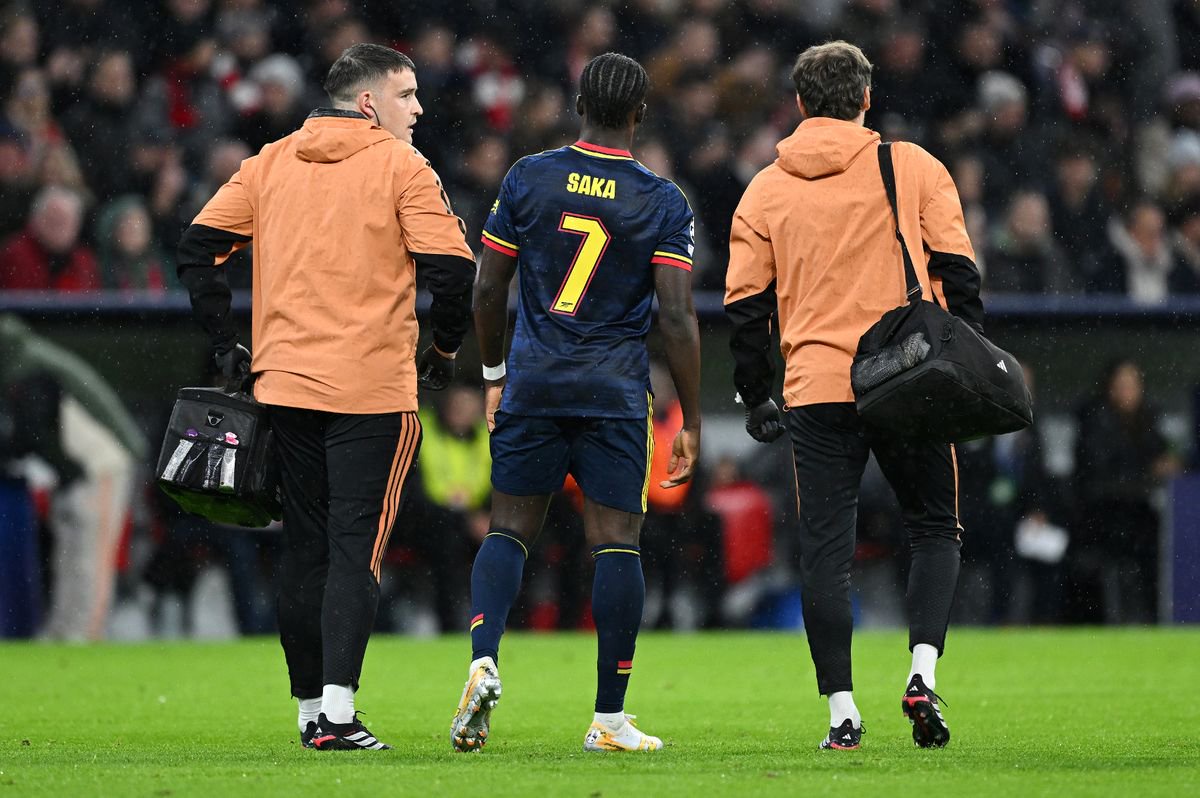 Bukayo Saka limps out of Arsenal's match at Bayern Munich