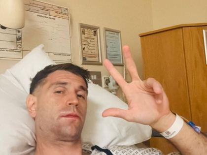 Chelsea goalie Martinez says he 'will be back in few weeks' after successful surgery for broken jaw | Chelsea goalie Martinez says he 'will be back in few weeks' after successful surgery for broken jaw
