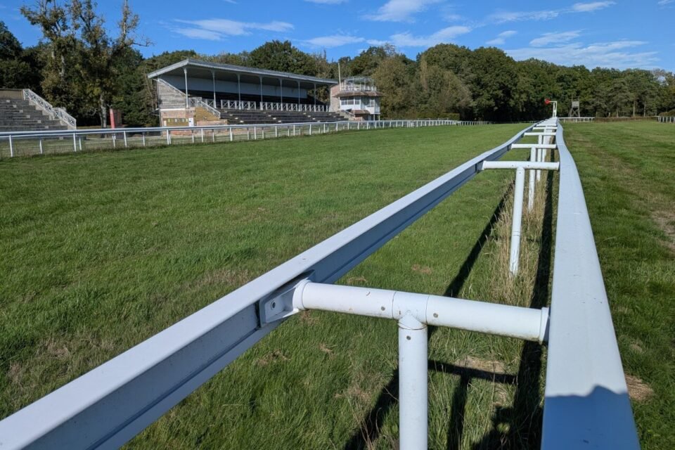 Hippodrome de la Bergerie à Ginai près du Haras du Pin