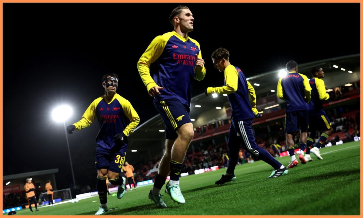 Viktor Gyokeres warming up for Arsenal