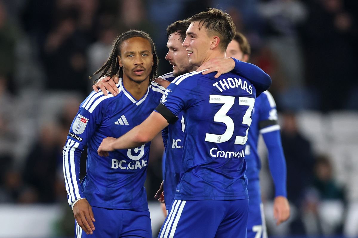 Bobby De Cordova-Reid celebrates