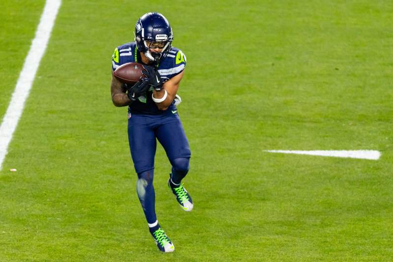 SANTA CLARA, CA – FEBRUARY 08: WR Jaxon Smith-Njigba 11 of the Seattle Seahawks catches a pass during the Seattle Seahawks versus the New England Patriots Super Bowl LX game on February 8, 2026, at Levi s Stadium in Santa Clara, CA. Photo by Matthew Huang/Icon Sportswire NFL, American Football Herren, USA FEB 08 Super Bowl LX Seahawks vs Patriots EDITORIAL USE ONLY Icon260208134