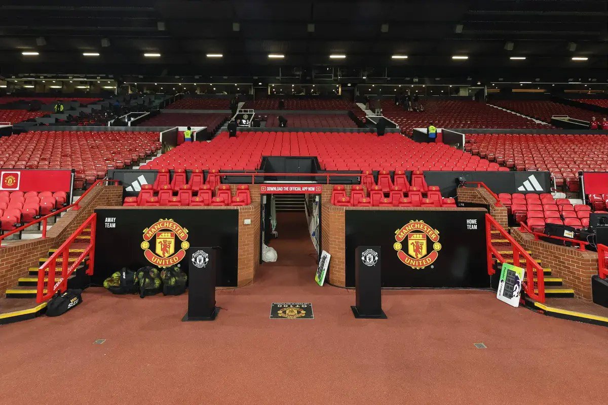 Manchester United officially set deadline in search for new manager