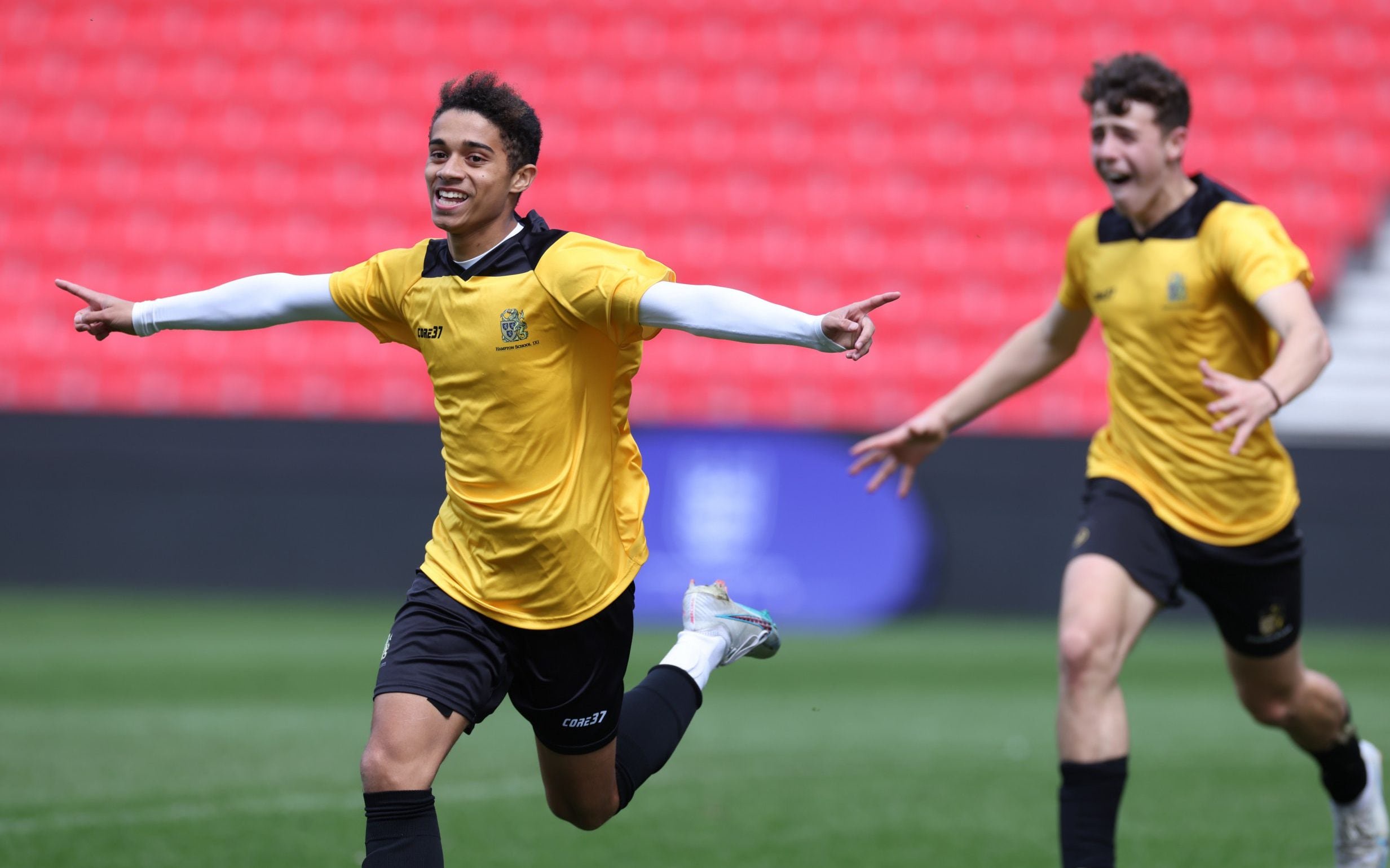 King celebrates