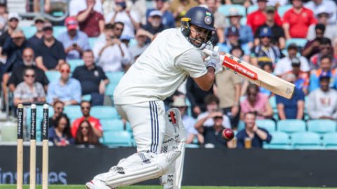 Karun Nair ने Ranji Trophy 2026-27 सीजन में आंध्र के खिलाफ कर्नाटक की ओर से खेलते हुए  155 रनों की नाबाद पारी खेली