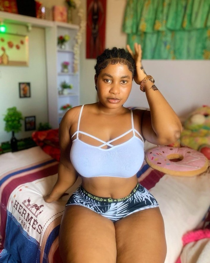 OMG: 😳Lyna Promise Keeps Thrilling Her Fans With Photos Of Her Curvy  Beauty [Watch] - Report Ghana