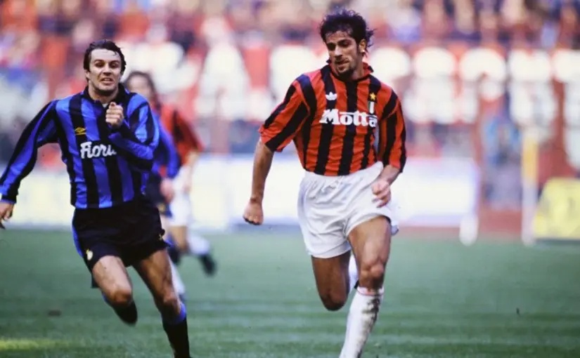 Antonio Paganin in an Inter Milan kit during a match against AC Milan.