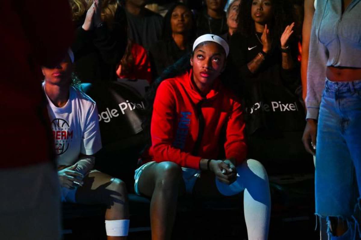 ATLANTA, GA – OCTOBER 04: Atlanta forward Angel Reese 5 reacts on the bench prior to the start of the WNBA, Basketball Damen, USA second round playoff game between the New York Liberty and the Atlanta Dream on October 4th, 2026 at State Farm Arena in Atlanta, GA. Photo by Rich von Biberstein/Icon Sportswire WNBA: OCT 04 New York Liberty at Atlanta Dream EDITORIAL USE ONLY Icon261004076 ©IMAGO/Icon Sportswire