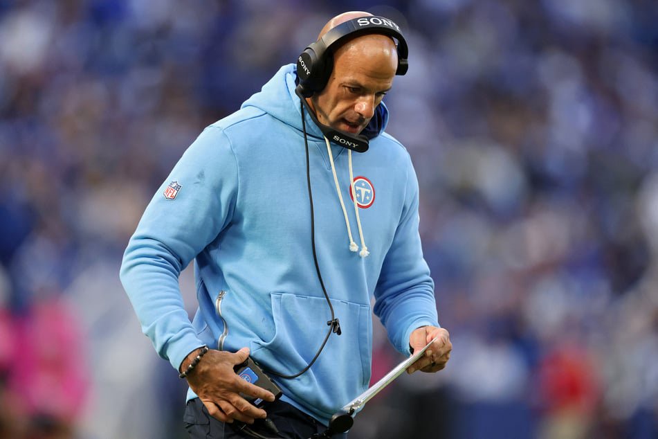 Head coach Robert Saleh of the Tennessee Titans reacts against the Indianapolis Colts during the fourth quarter of the game at Lucas Oil Stadium on October 18, 2026.