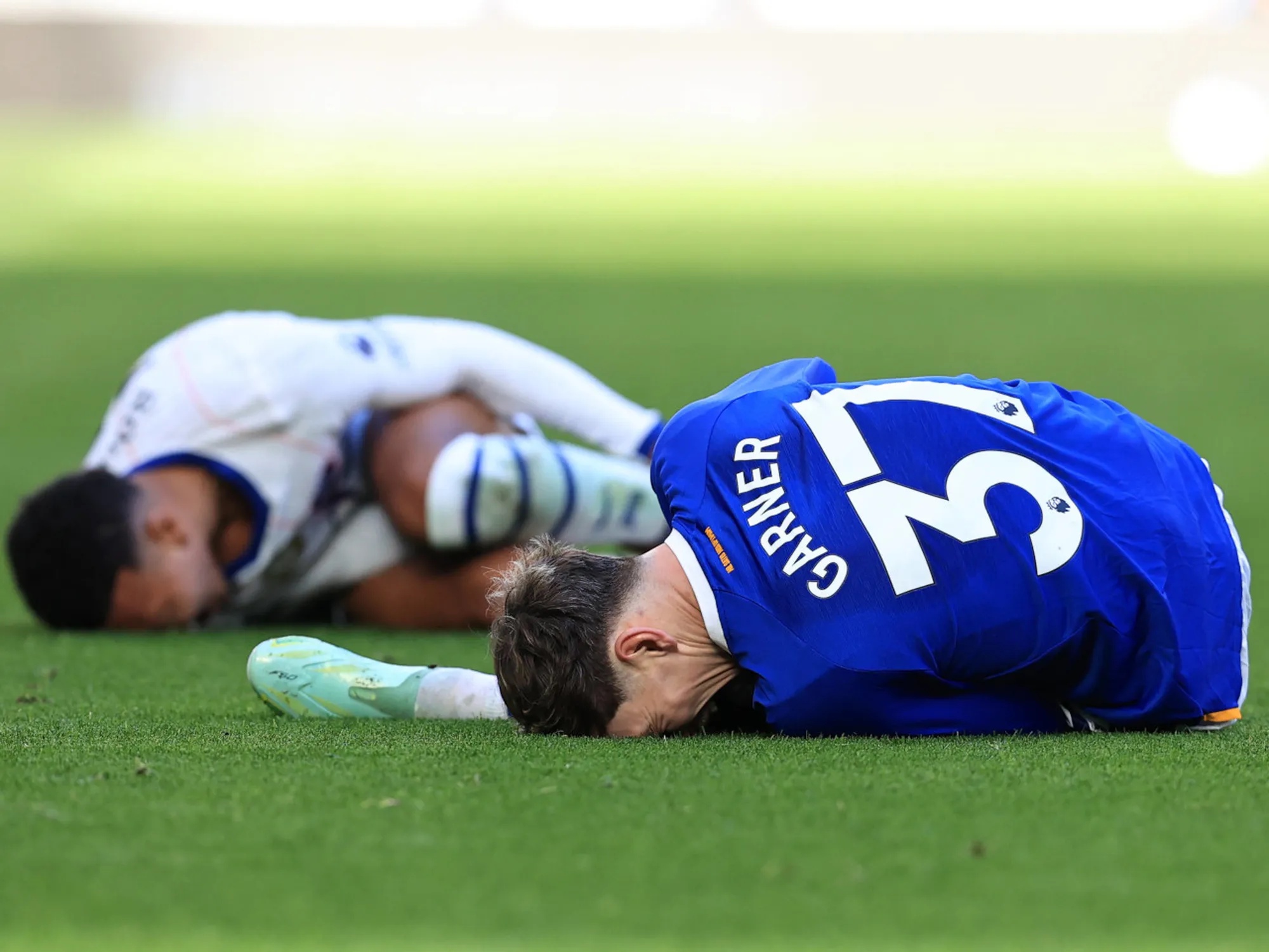 "Lucky": Former PL referee says Everton, Chelsea players fortunate to avoid red card