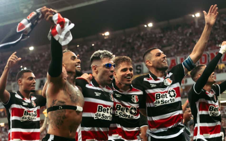 Jogadores do Santa Cruz comemoram na Série C (Foto: Divulgação/Instagram/@santacruzfc)
