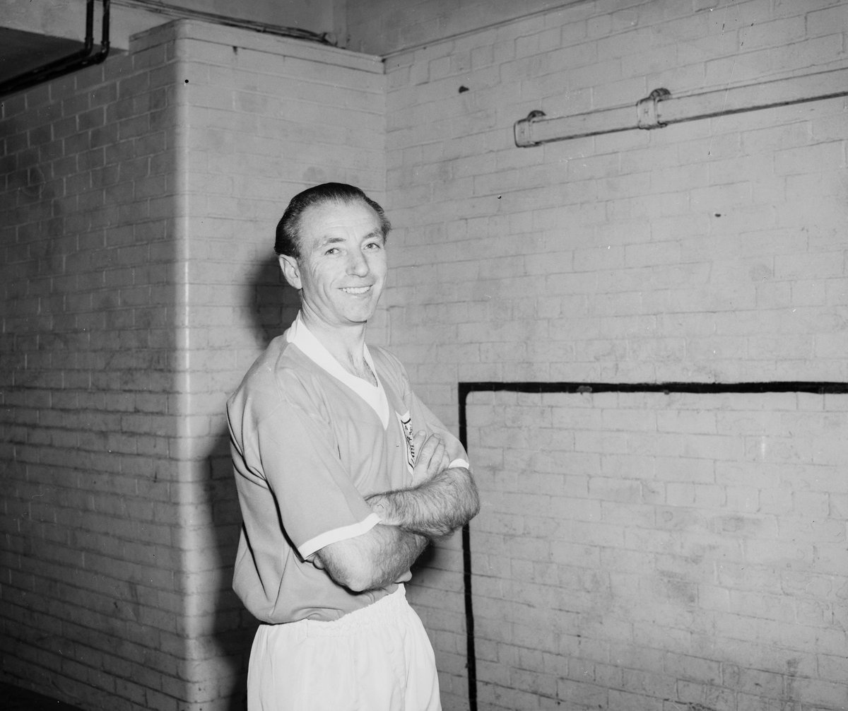 Footballer Stanley Matthews wearing his Blackpool Football Club kit, January 1961. (Photo Radio Times via Getty Images)