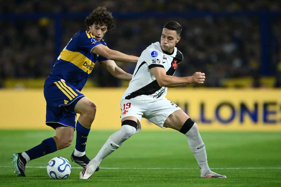 Bruno Duarte em ação pelo Vasco contra o Boca Juniors