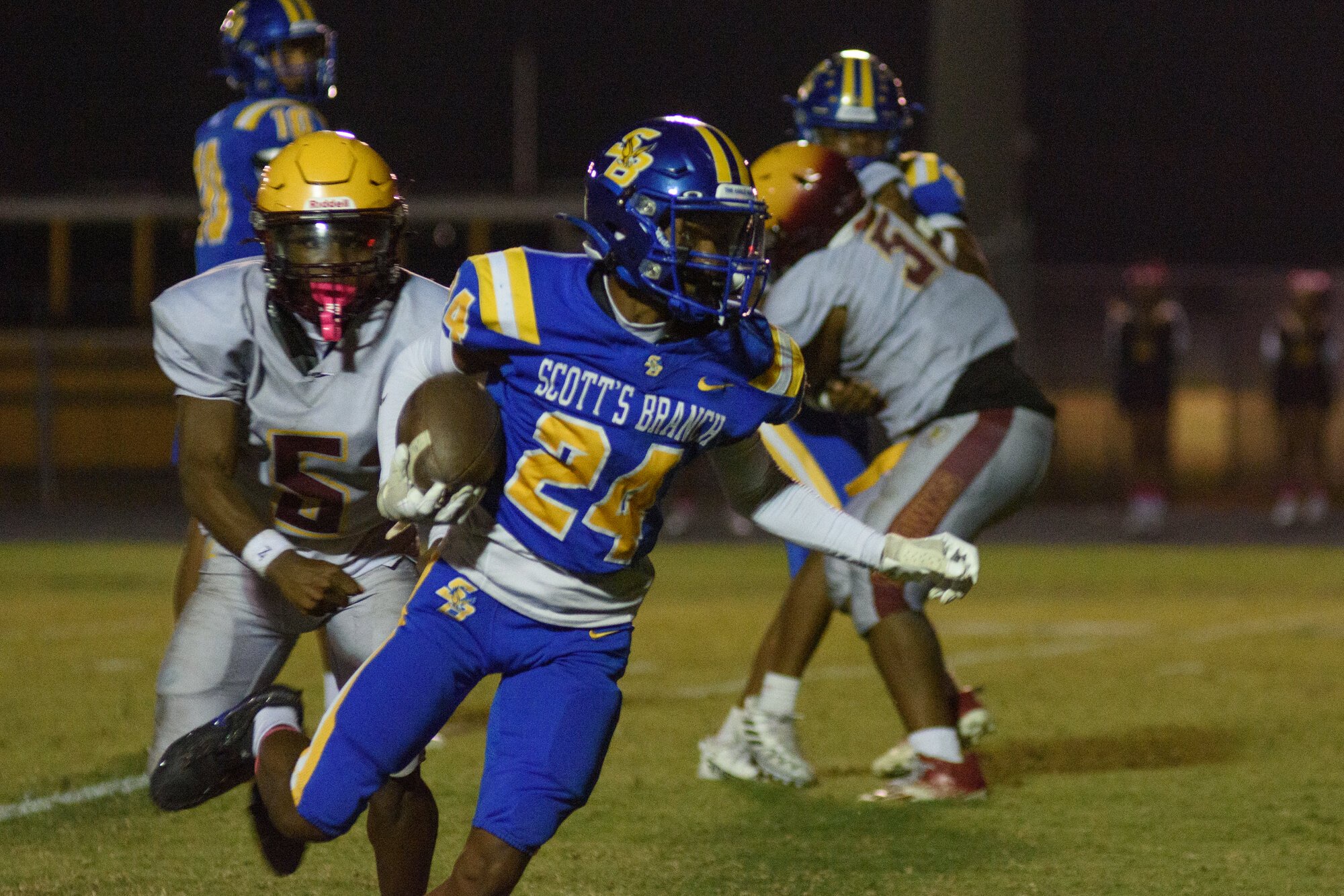 ABIGAIL PITTMAN / THE SUMTER ITEM.Scott’s Branch High School hosts Bethune-Bowman High for a football game on October 16, 2026 in Sumter, SC..