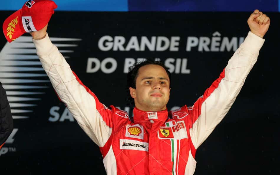F1 - ESPORTES - GRANDE PREMIO DO BRASIL - Felipe Massa comemora vitória do GP Brasil - Autódromo Jose Carlos Pace - Interlagos - SP - Brasil - 02/11/2008 - Foto: Marcelo Ferrelli/Gazeta Press