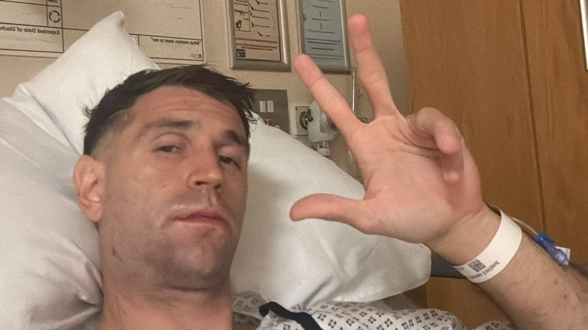 Emiliano Martinez posted a selfie from his hospital bed. Pic: Twitter