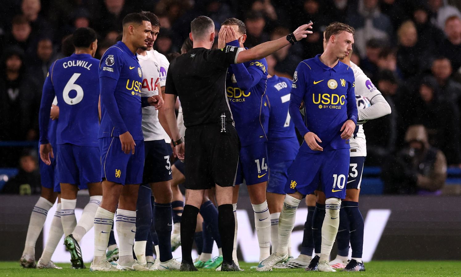 Cole Palmer receives red card vs Tottenham