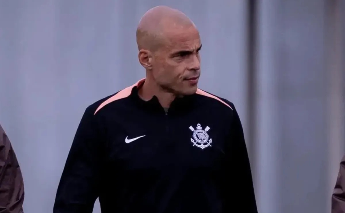 Júlio César deve assumir interinamente o cargo de Marcelo Paz - Foto: Rodrigo Coca/Ag.Corinthians