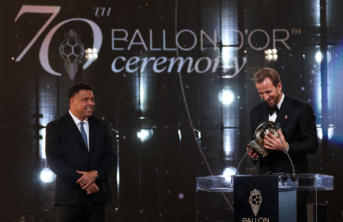 Kane accepting his award