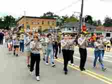 2024 Geneva Lake VFW Post 2373 Memorial Day Parade - Williams Bay High School Marching Band