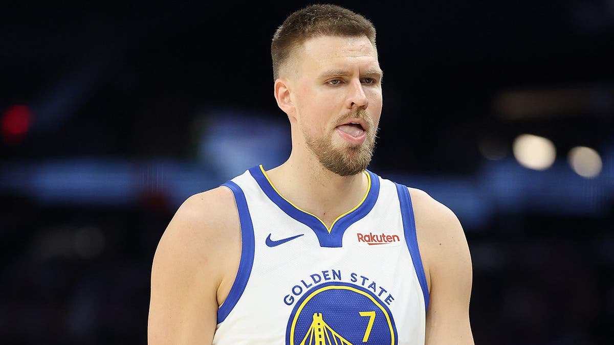 Kristaps Porzingis #7 of the Golden State Warriors during an NBA play-in tournament game.