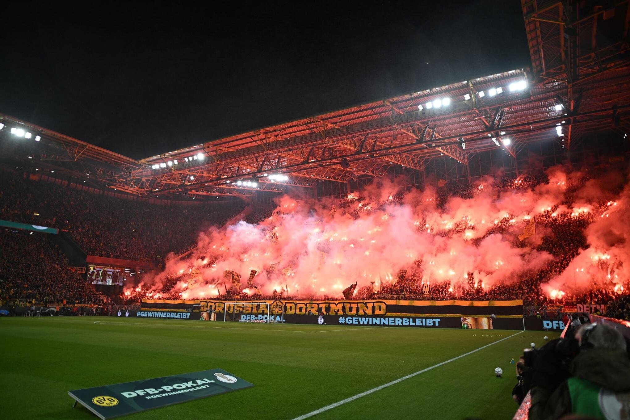 Borussia Dortmund legte im Pokal-Duell gegen Werder Bremen los wie die Feuerwehr und führte schnell mit 2:0.