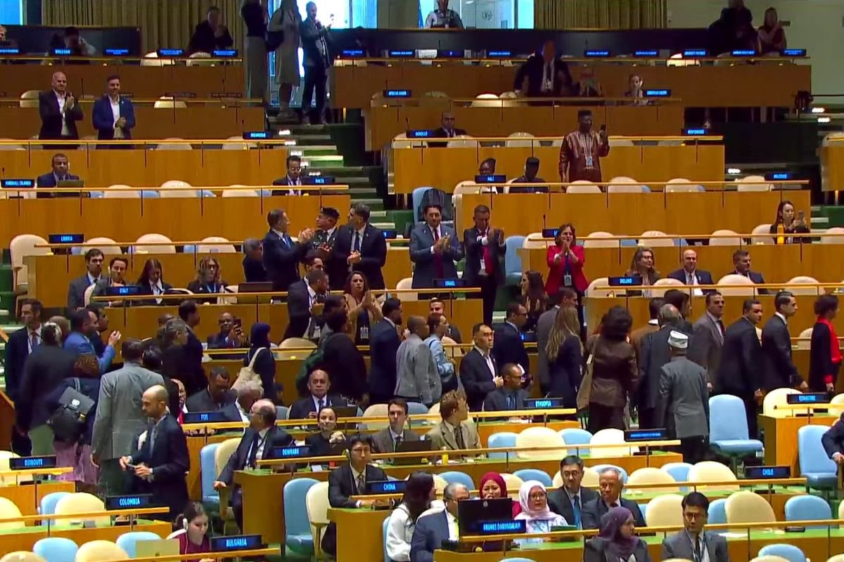 Tangkapan layar dari video yang menampilkan aksi walkout massal ketika Perdana Menteri Israel Benjamin Netanyahu menyampaikan pidatonya dalam Sidang Majelis Umum PBB pada Jumat (26/9/2025).