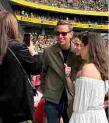 Ryan Tubridy posed for pictures with fans at Taylor Swift's Aviva gig last night
