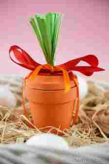 DIY Flower Pot Carrot Easter Decoration