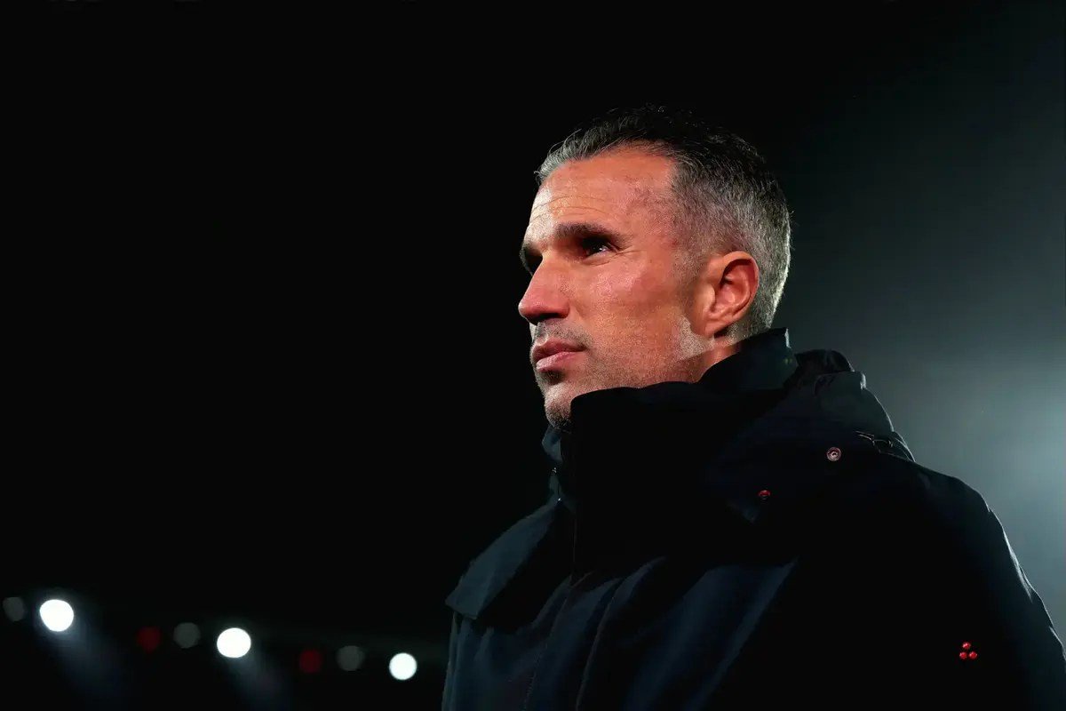 Robin van Persie emerges as candidate for Premier League managerial job