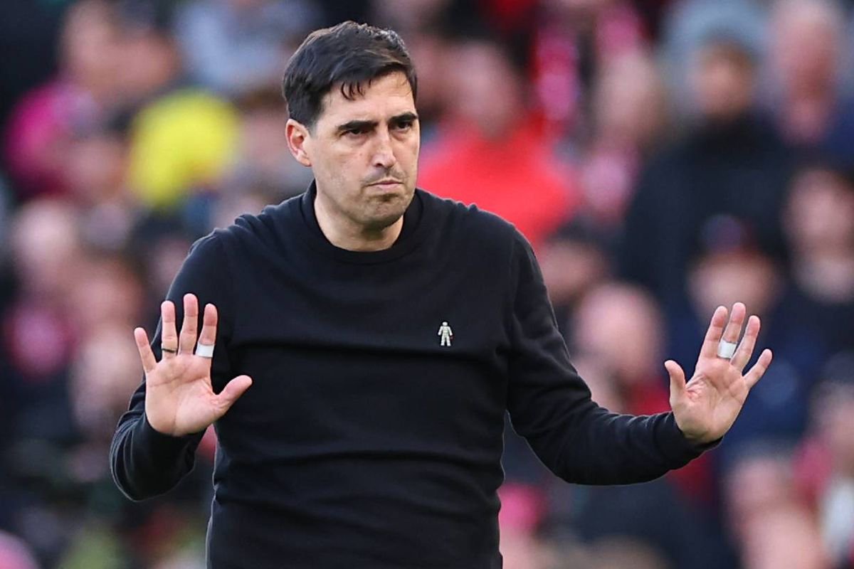 LIVERPOOL, ENGLAND - OCTOBER 11: Andoni Iraola, Manager / Head Coach of Liverpool during the Premier League 2026/27 match between Liverpool FC and Manchester City at Anfield on October 11, 2026 in Liverpool, England. (Photo by Robbie Jay Barratt - AMA/Getty Images)