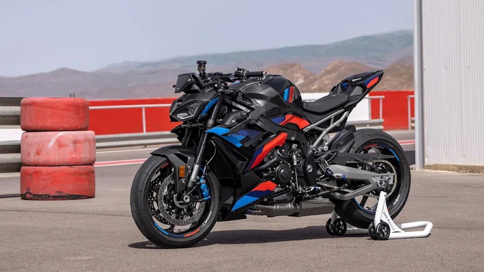 the 2027 bmw m 1000 rs will be a lighter faster m 1000 r