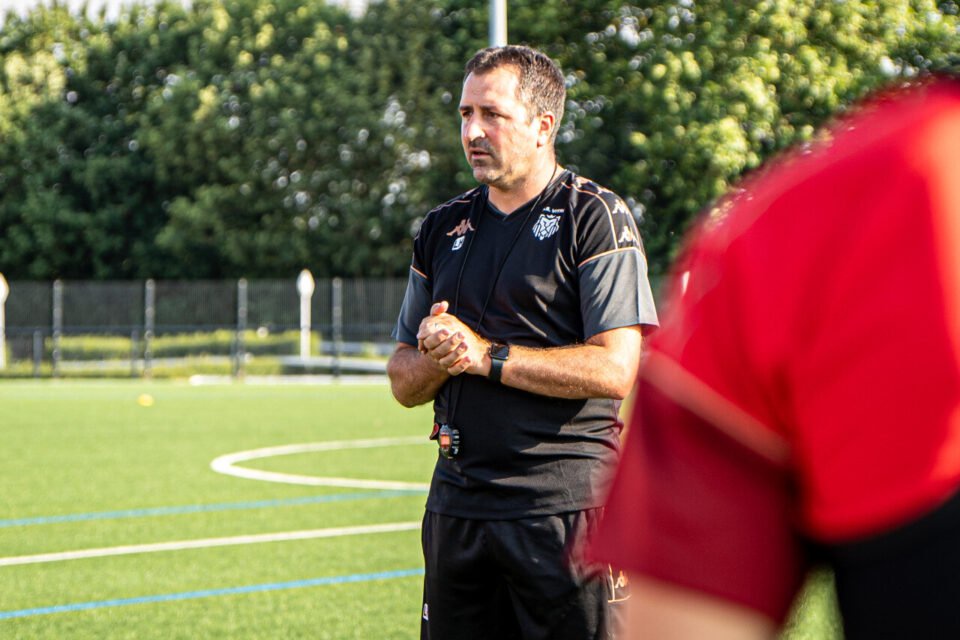 Laurent Hervé, l'entraîneur de l'équipe fanion de l'AS Vitré s'attend à un championnat aussi difficile que relevé.