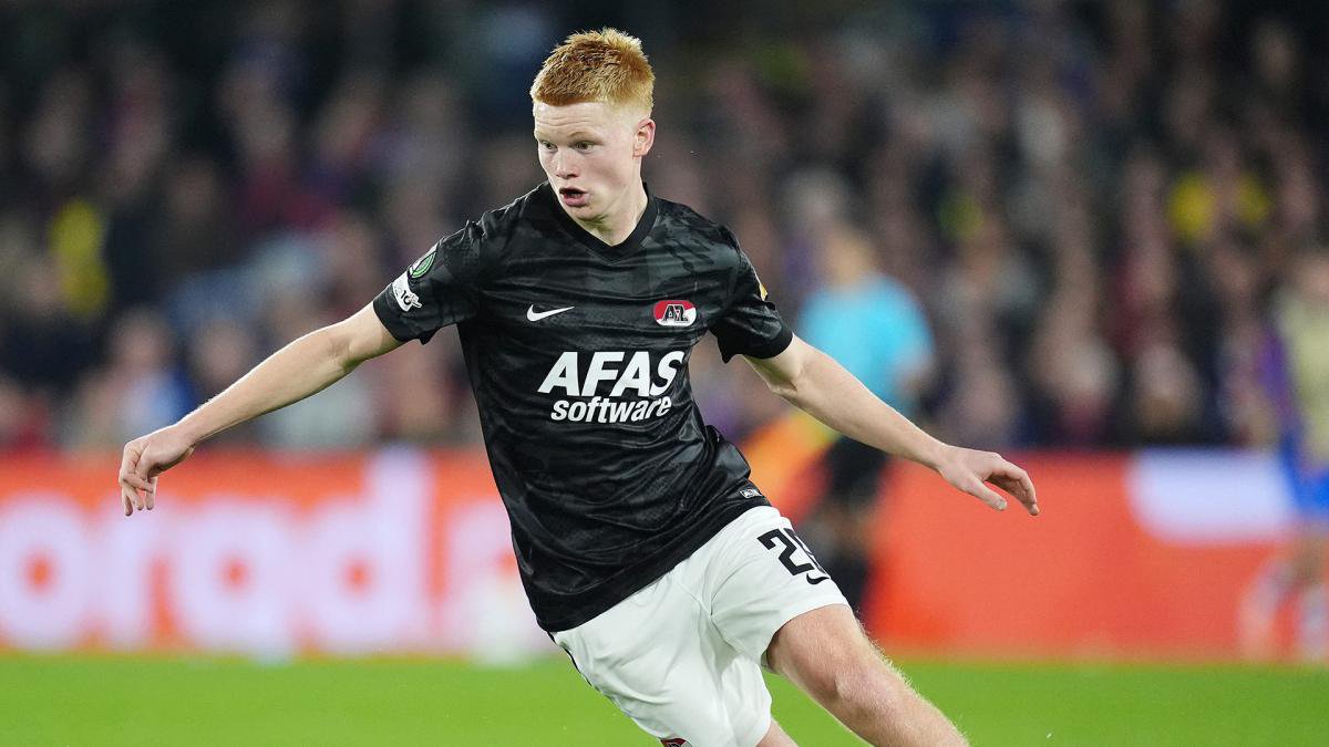 Kees Smit am Ball für AZ Alkmaar
