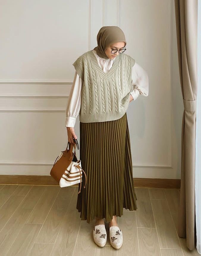 Tren Fashion Hijab 2024, Model One Set dan Outer Jadi Hits