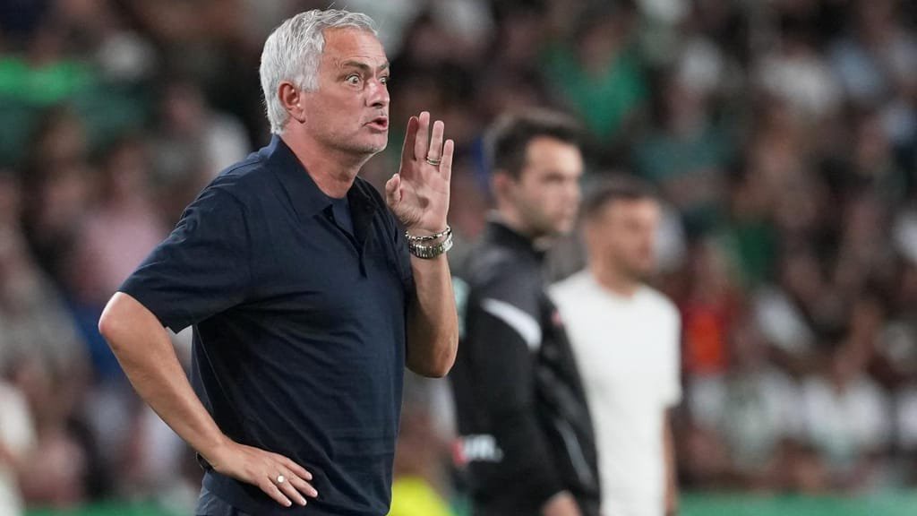 José Mourinho no Elche-Real Madrid (AP/Alberto Saiz)
