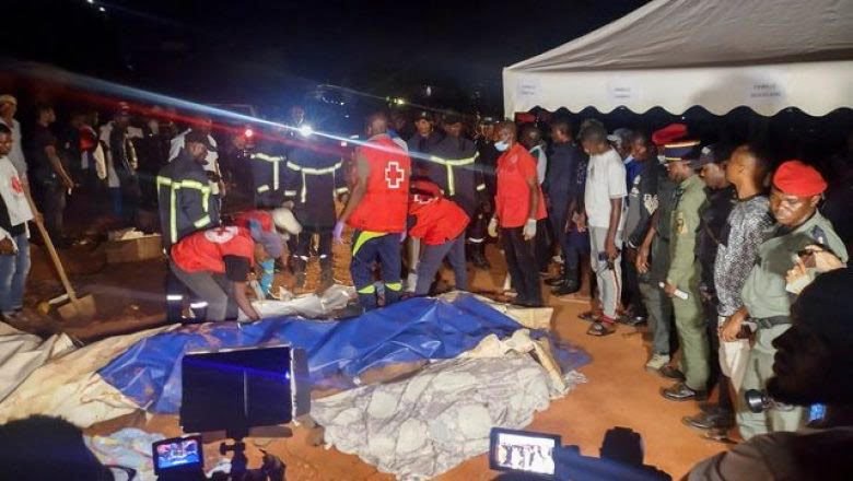 La terre se retourne sur des personnes à Damas