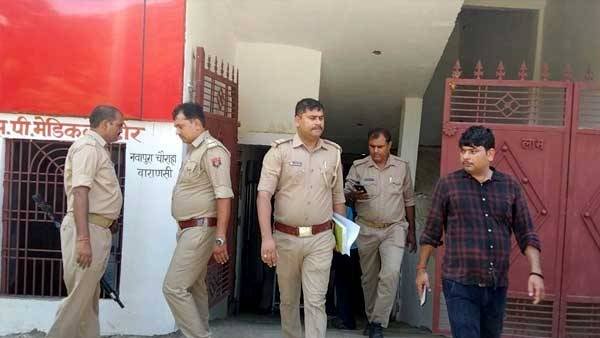 मामा के घर रहती थी युवती