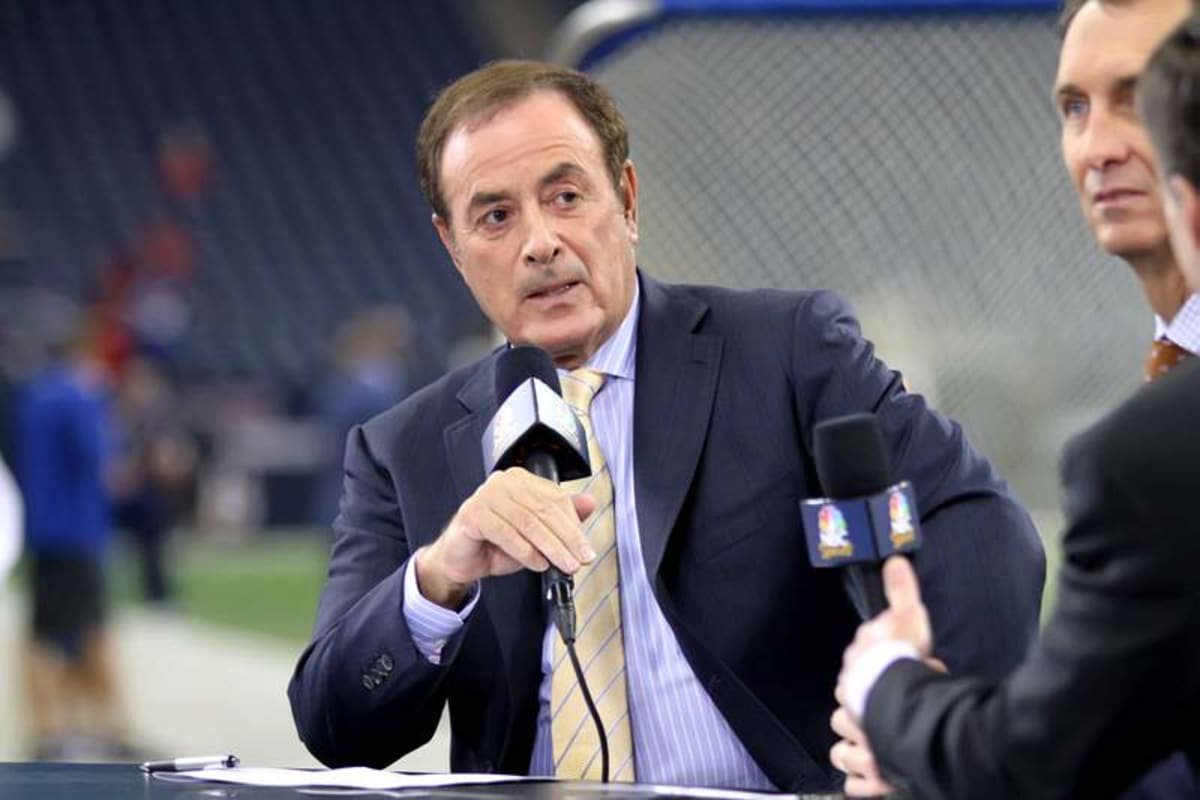Nov. 3, 2013 – Houston, Texas, United States of America – NOV 03 2013: NBC broadcaster Al Michaels on the set of NBC s Football Night In America pregame show prior to the NFL American Football Herren USA football game between the Houston Texans and the Indianapolis Colts from Reliant Stadium in Houston, TX. NFL American Football Herren USA 2013: Colts vs Texans NOV 03 – ZUMAc04 ©imago images/ZUMA Wire