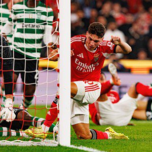 Benfica 1-1 Sporting (2025/26). Sudakov faz o 1-1 para o Benfica na 13.ª jornada da Liga, na Luz, onde Pedro Gonçalves fizera o 1-0 aos 12'  - Foto: IMAGO