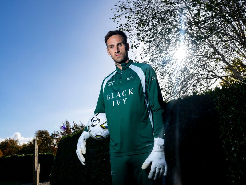 No first league clean sheet of the season. It would help if his own team-mates stopped putting the ball past him. 6/10