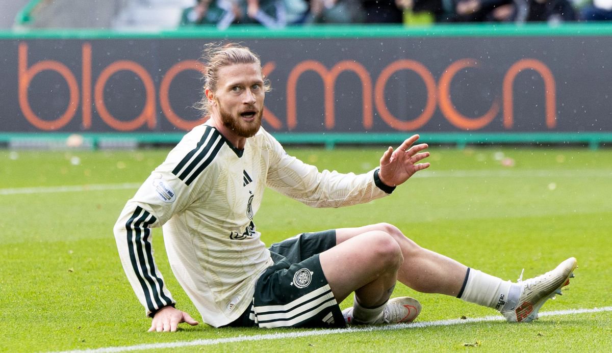 Celtic's Kasper Hogh looks dejected after missing a first half chance vs Hibs