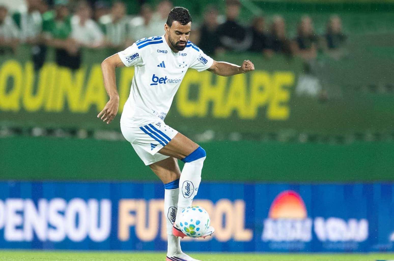Fabricio Bruno está pendurado no Cruzeiro –