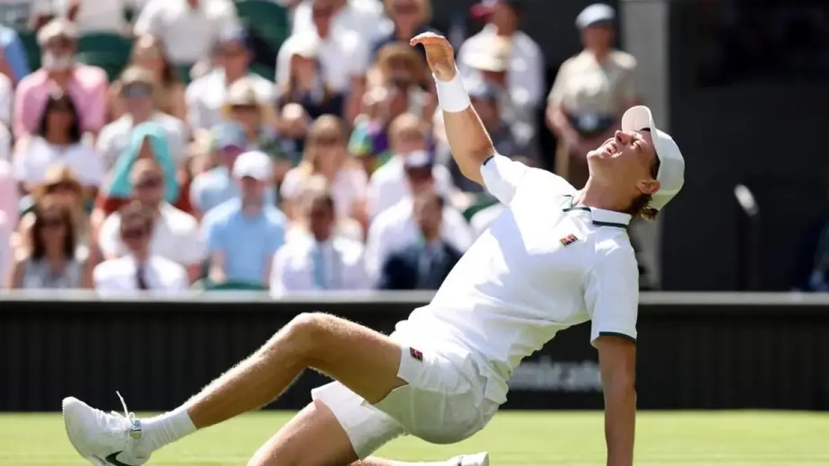 Chiropractor Alfio Caronti links Jannik Sinner knee pain