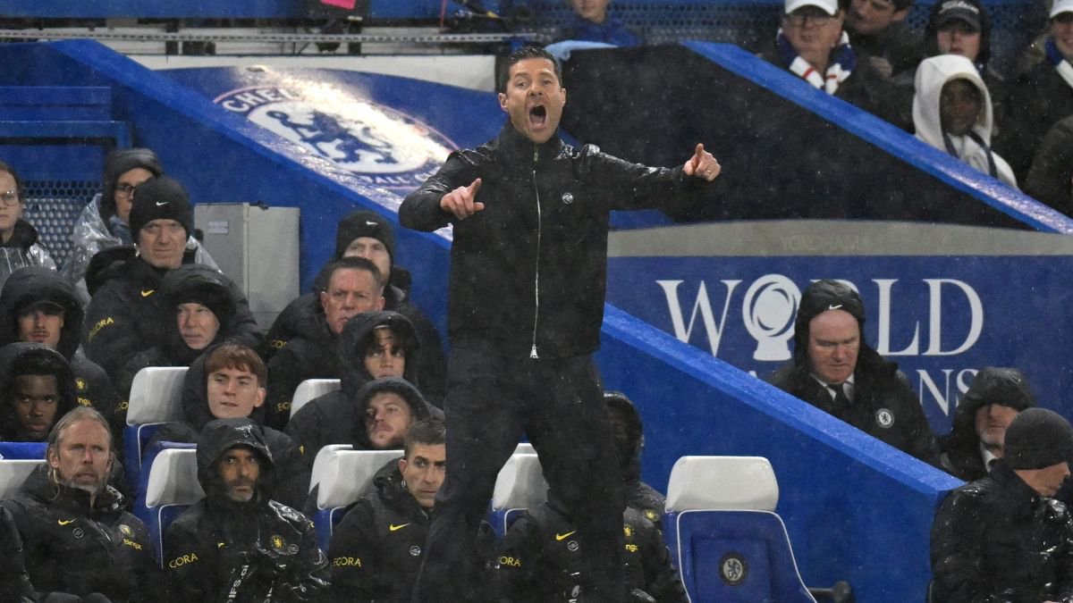 Xabi Alonso in the rain.