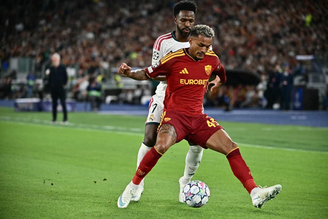 Vini Jr marca Wesley na vitória do Real Madrid sobre a Roma, na Champions League
